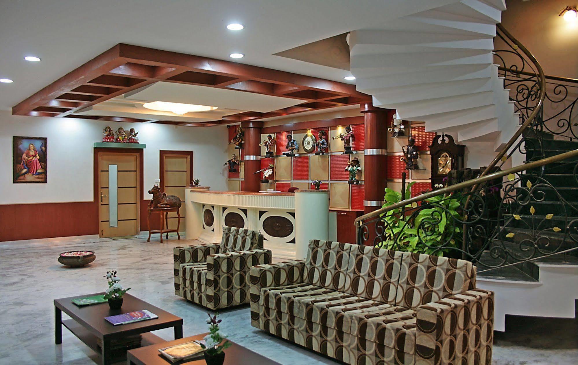 Kumararraja Palace Yelagiri Extérieur photo