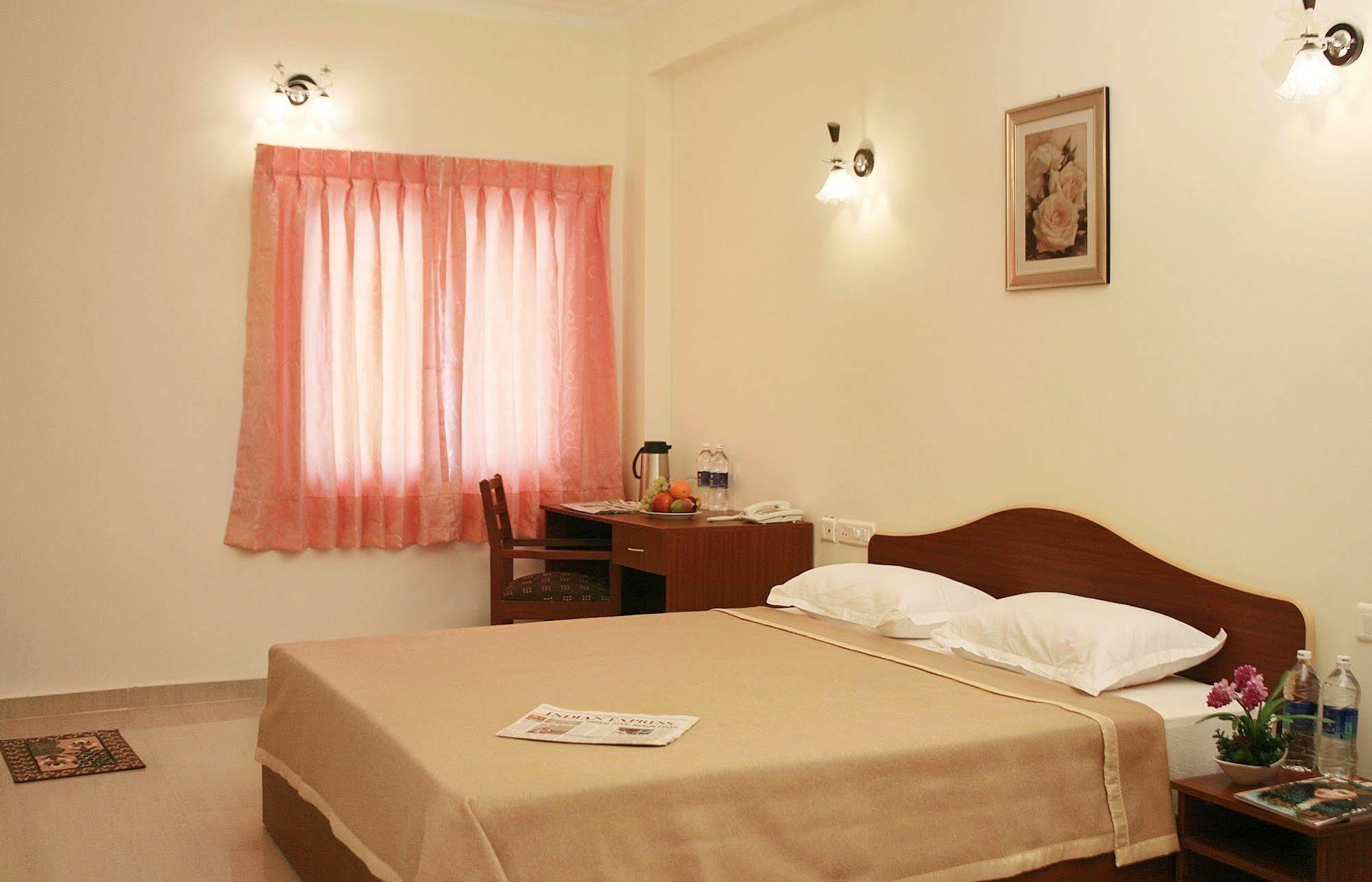 Kumararraja Palace Yelagiri Extérieur photo